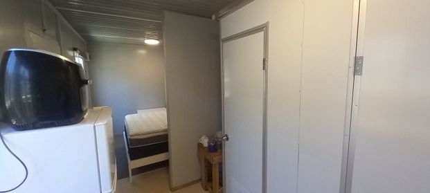 1 bedroom, self contained furnished unit. - Photo 1