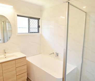 Stylishly Renovated Home – Ac in every bedroom - Photo 6