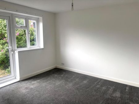 2 bedroom ground floor flat to rent - Photo 5