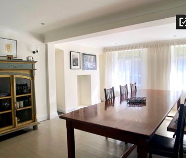 Large room in 3-bedroom house in Howth, Dublin - Photo 6