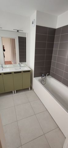 Location Appartement 3 pièces 62m² ROUBAIX 59100 - Photo 4