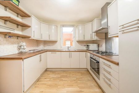 2 bedroom flat to rent - Photo 4