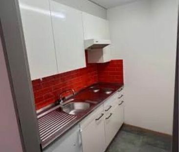 One and a half room apartment Charming old building - Photo 5