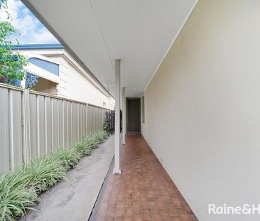 Character Home in Excellent location! - Photo 4