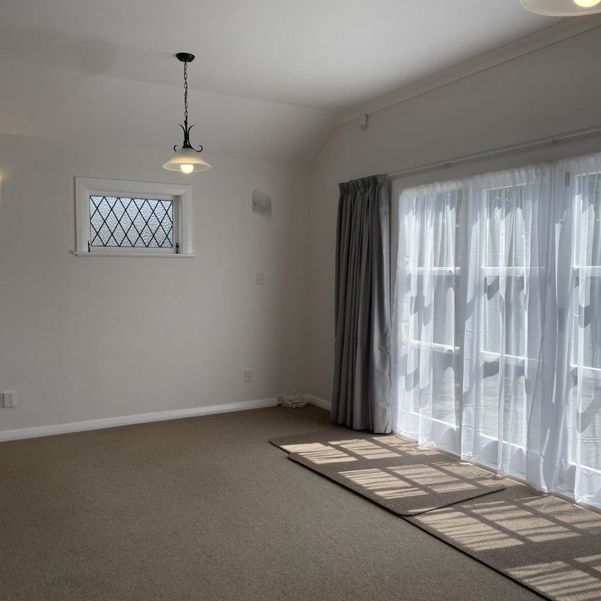 Location, location, location! - Photo 1