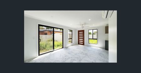 Beautiful Two-Bedroom Granny Flat in Quiet St Clair Location - Photo 4