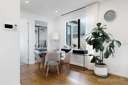 Spacious Two Bedroom Villa with Generous Outdoor Space - Photo 5