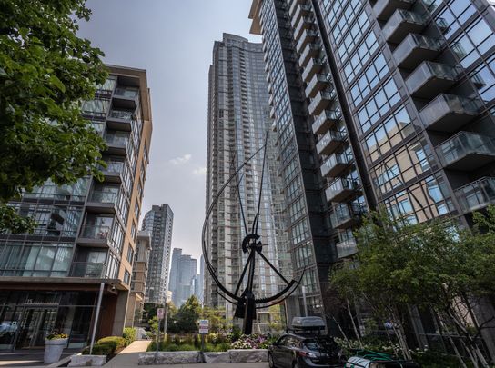 For Lease - 15 Fort York Boulevard Unit# 710, Toronto, Ontario - Photo 1