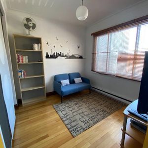 Dispo 1er JUILLET - Superbe 3½ MEUBLÉ - Rosemont / Petite-Patrie - Photo 2
