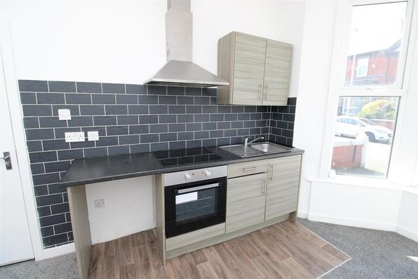 Ground floor flat to rent - Photo 1