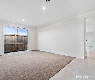 21 Hutchison Road, Mambourin. - Photo 1