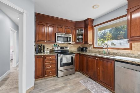 For Lease - 43 Cordova Street, Meadowlands - Crestview and Area, Ontario - Photo 3