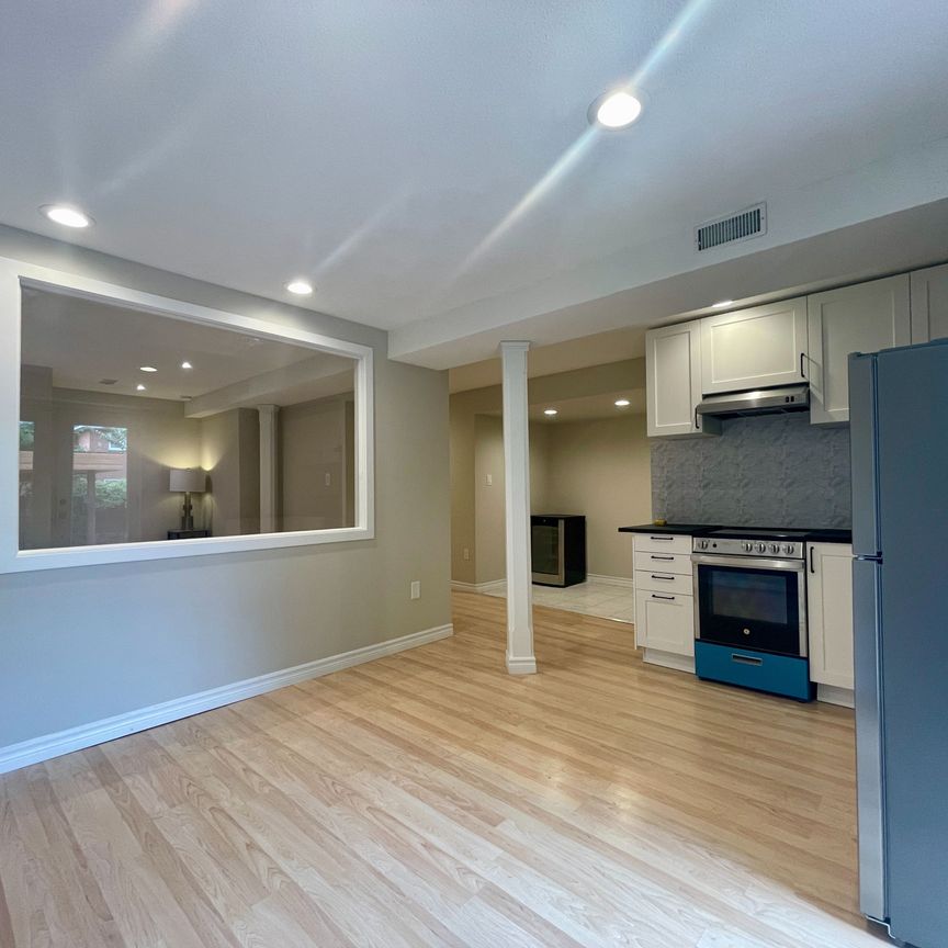 For Lease - 5555 Lockengate Court Unit# Lower, Mississauga, Ontario - Photo 1