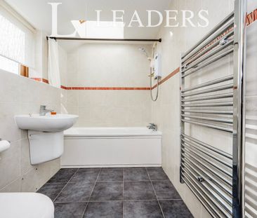 1 bedroom bungalow to rent Newport Road, Willen, Milton Keynes, Buc... - Photo 2