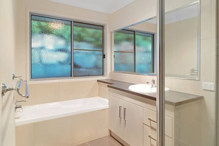 IMMACULATE THREE-BEDROOM HOME - Photo 2