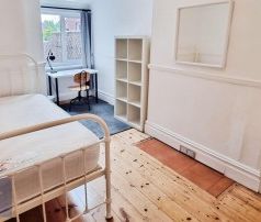 6 bedroom House To Rent - Photo 6