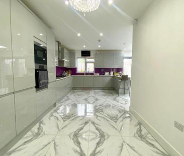 5 bedroom semi-detached house to rent - Photo 6