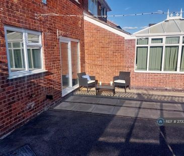 3 bedroom semi-detached house to rent - Photo 6