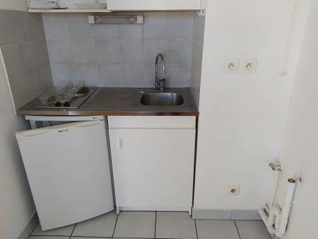 Location Appartement 1 pièce 26m² - Photo 4