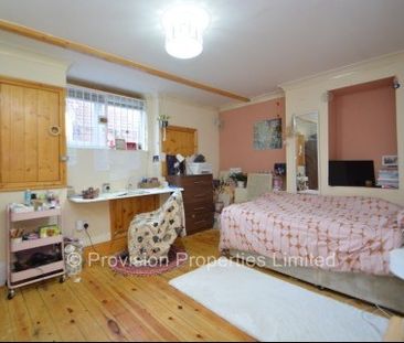 4 Bedroom Student Flats & Houses - Photo 3