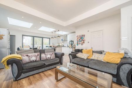 3 bedroom house to rent - Photo 2