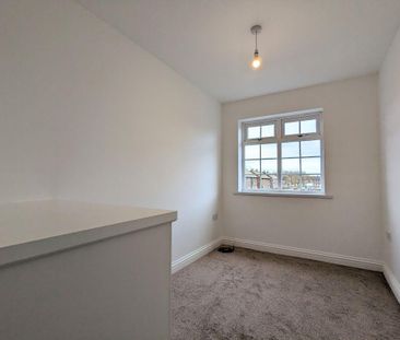 3 bed terraced house to rent in NE32 - Photo 3
