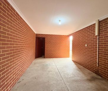 Spacious 3-Bedroom Villa with Modern Amenities - Photo 2