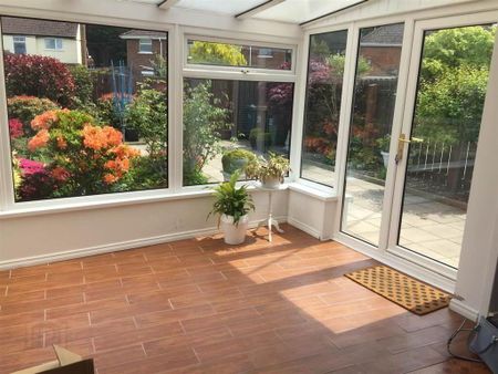 25 Killeaton Gardens, Dunmurry, Belfast, BT17 9HF - Photo 2