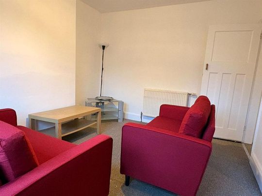 4 bedroom private hall to rent - Photo 1