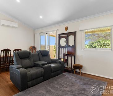 WOW What A Fabulous Downsizer With Workshop! - Photo 3