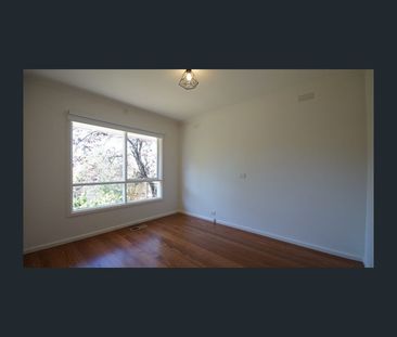 21 Statesman Avenue, Burwood East, Vic 3151 - Photo 3