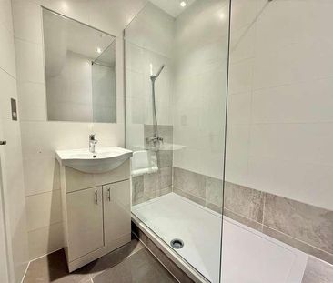 Hale Grove Gardens, London, NW7 - Photo 2