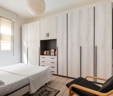 Piazza di Porta Mascarella, Bologna, Emilia-Romagna 40126 - Photo 5