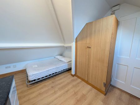 Studio to rent - Photo 2