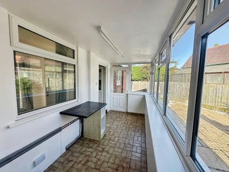 3 bedroom semi-detached house to rent - Photo 5