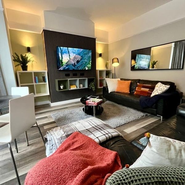 7 Bed Terraced House, Ramilies Road, L18 - Photo 1