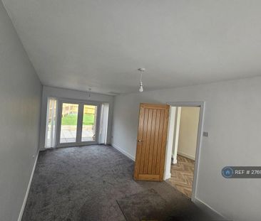 4 bedroom semi-detached house to rent - Photo 1