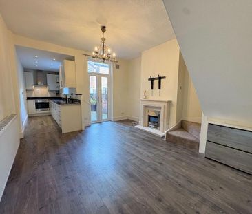 2 bedroom terraced house to rent - Photo 2