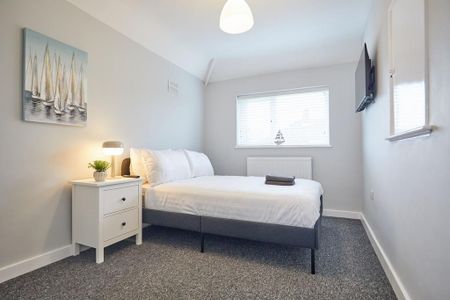 5 bedroom semi-detached house to rent - Photo 5