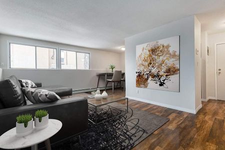 Renovated Suite - 2 Bedroom - Photo 3
