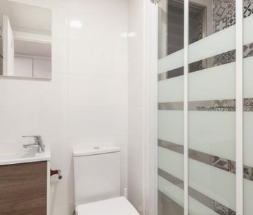 Double room with balcony in Barcelona - Photo 5