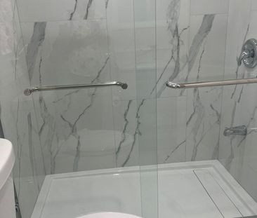 For Lease - 108 Courtleigh Square, Brampton, Ontario - Photo 4