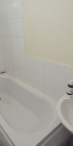 1 Bedroom Flat - Photo 4