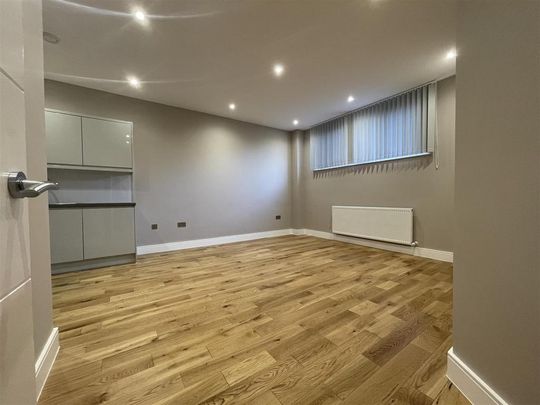 3 bedroom apartment to rent - Photo 1