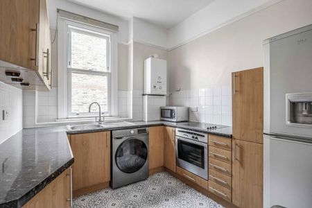 2 bedroom flat to rent - Photo 3