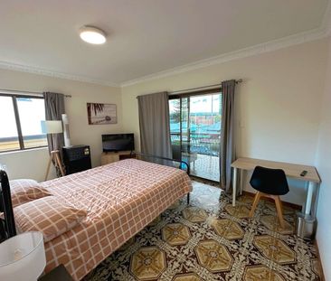 East Brisbane - Photo 3