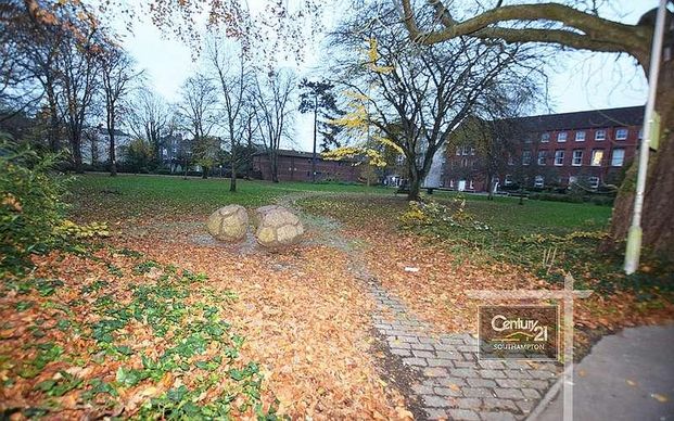 |ref:r|, Suttones Place, Southampton, SO15 - Photo 1