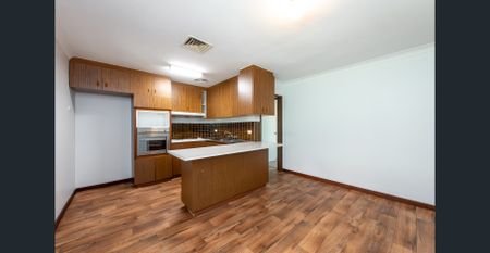 Neat 3 bedroom, 2 bathroom home - Photo 4