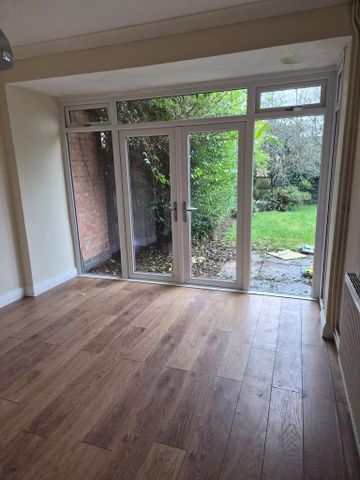 3 bedroom semi-detached house to rent - Photo 2