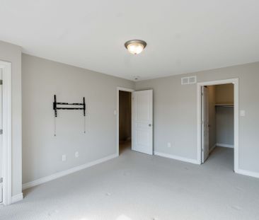 For Lease - 760 Carnelian Crescent, Blossom Park - Airport and Area... - Photo 6